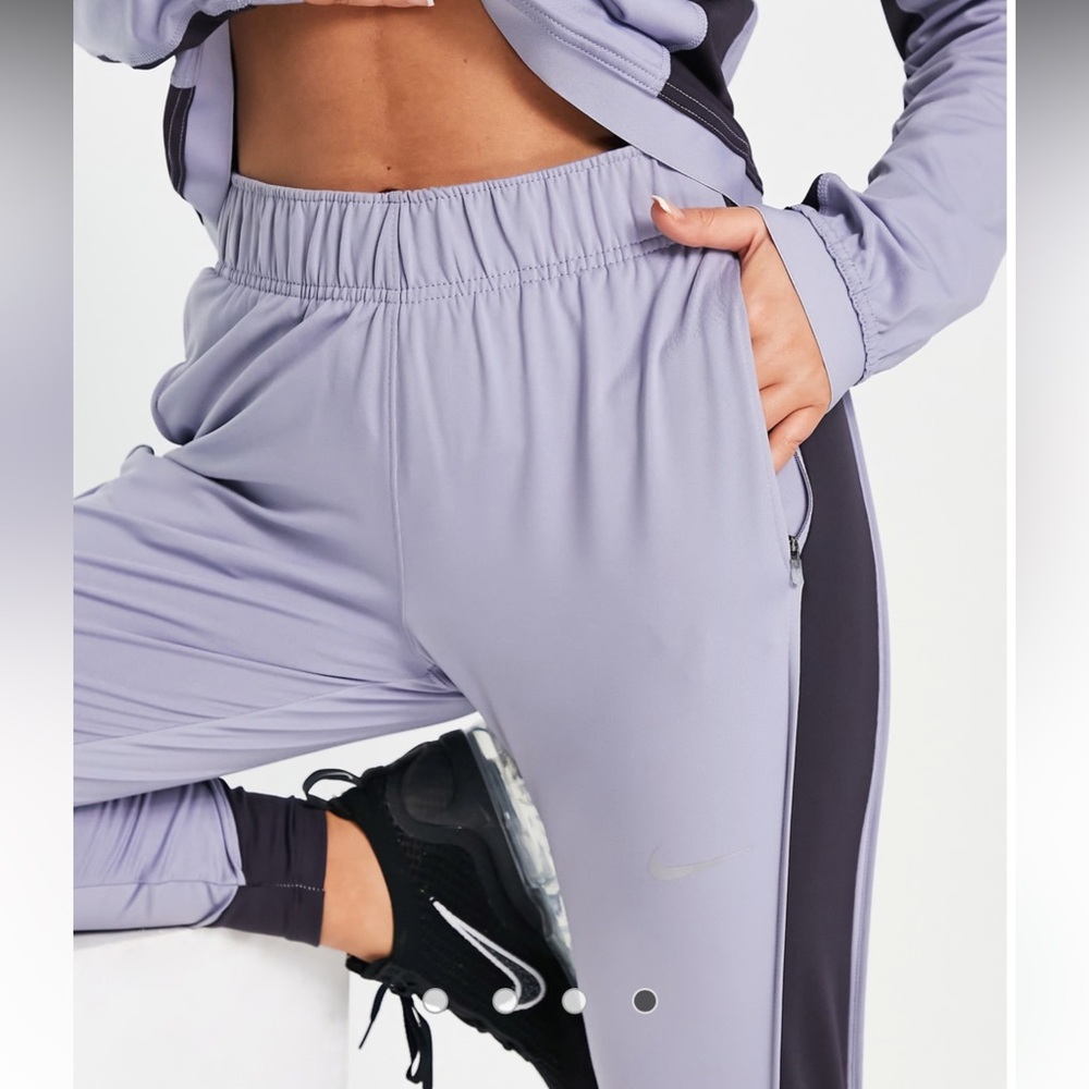 ASOS• NIKE • Running Therma-FIT Essential leggings - pale blue